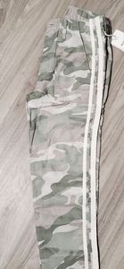 Mother Chop Crop Camo pants, Size 24, New with tag
